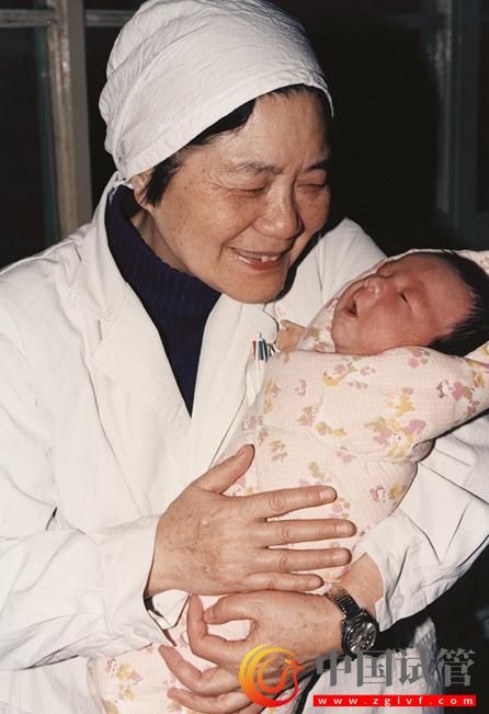 中国首例试管婴儿的缔造者(图1)